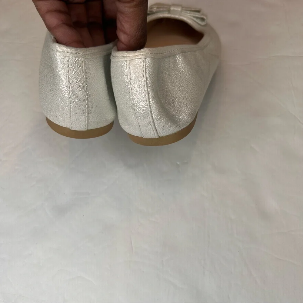 Sugar White Dress Shoes Girl’s Silver Simmer Dazzled Elegant Bow Flats Size 13